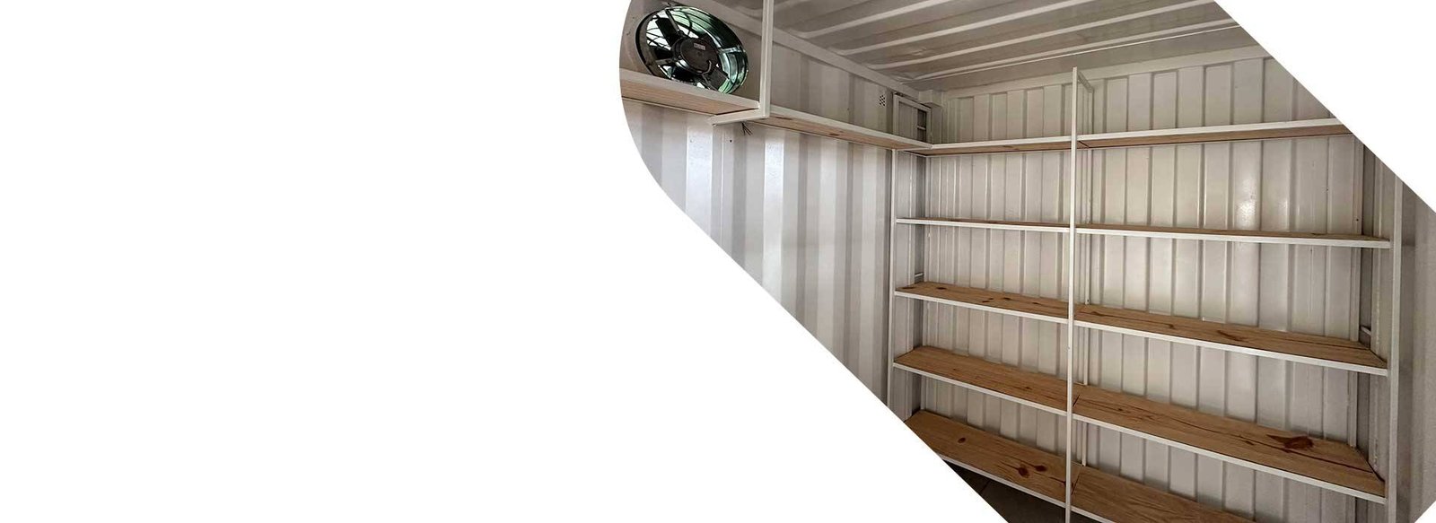 Containers em canteiro de obra